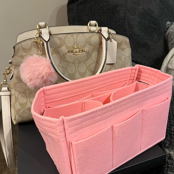 Coach Lillie Carryall bag in signature canvas print with insert included - Picture 15 of 16